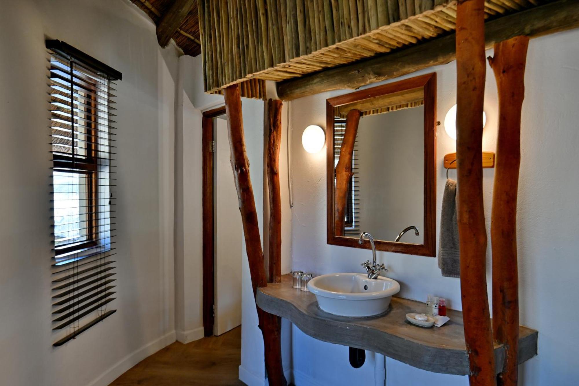 Warthogs Bush Lodge Magaliesburg Exterior photo